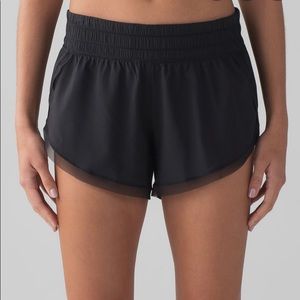 BLACK LULULEMON SHORTS!